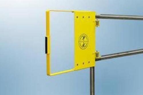DESCRIPTION: (1) SELF-CLOSING SAFETY GATE BRAND/MODEL: FABENCO INFORMATION: G-SERIES RETAIL$: $260.00 EA QTY: 1