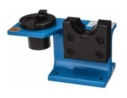DESCRIPTION: (1) CAT 40 COMPATIBLE 2 POSITION TOOL HOLDER TIGHTENING FIXTURE BRAND/MODEL: SPI 35-185-8 SIZE: 3.74" HEAD DIA 209.8mm BASE 128 RETAIL$: