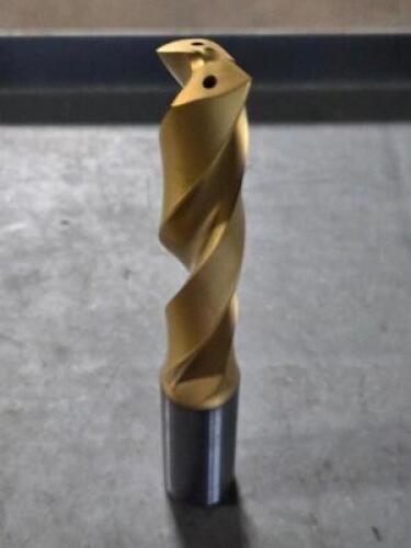 DESCRIPTION: (1) CARBIDE COOLANT THRU DRILL BIT BRAND/MODEL: KENNAMETAL B211A18400HP SIZE: 18.4mm DIA RETAIL$: $329.25 QTY: 1