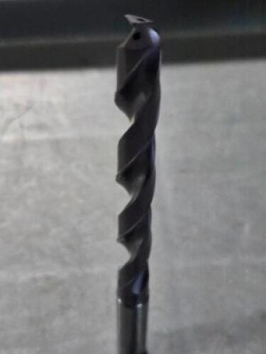 DESCRIPTION: (1) SOLID CARBIDE COOLANT THRU DRILL BIT BRAND/MODEL: YG1 DH453095 SIZE: 9.5mm RETAIL$: $179.53 QTY: 1