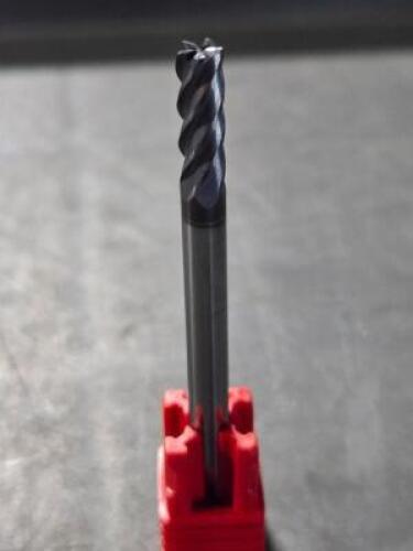 DESCRIPTION: (2) SOLID CARBIDE SQ END MILL BRAND/MODEL: DATAFLUTE SSI50187-10C10 SIZE: 3/16" DIA 9/16" LOC RETAIL$: $113.38 QTY: 2