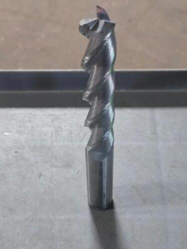 DESCRIPTION: (1) CARBIDE SQ END MILL BRAND/MODEL: ACCUPRO 315036 SIZE: 3/4" DIA 4" LOC RETAIL$: $290.67 QTY: 1