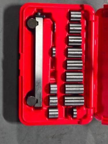 DESCRIPTION: (1) SINE BAR RISER KIT BRAND/MODEL: SPI 64912967 INFORMATION: MISSING PIECES MUST INSPEC SIZE: 5" L 1" W RETAIL$: $193.73 QTY: 1