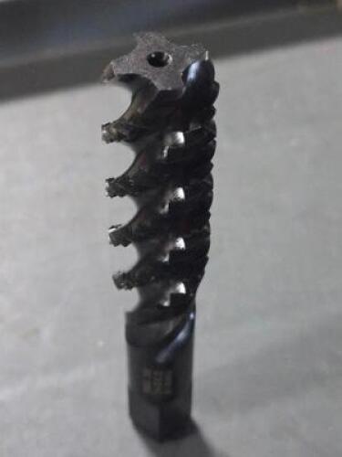 DESCRIPTION: (3) STEAM OXIDE BOTTOMING TAPS BRAND/MODEL: REGAL 008592AS43 SIZE: 3/4-10 UNC RETAIL$: $179.80 QTY: 3