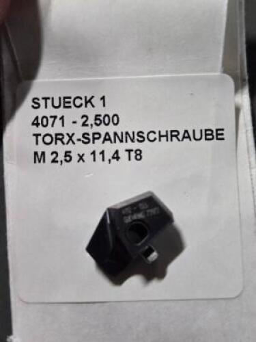 DESCRIPTION: (3) REPLACEABLE DRILL TIPS BRAND/MODEL: GUHRING 4112-13.5 SIZE: 13.5mm RETAIL$: $727.38 QTY: 3