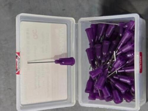 DESCRIPTION: (2) BOXES OF (50) POSILOK 19G x .5' GREEN PLASTIC HUB NEEDLE BRAND/MODEL: FISHMAN Z513121 SIZE: .5" RETAIL$: $70.81 PER BOX QTY: 2