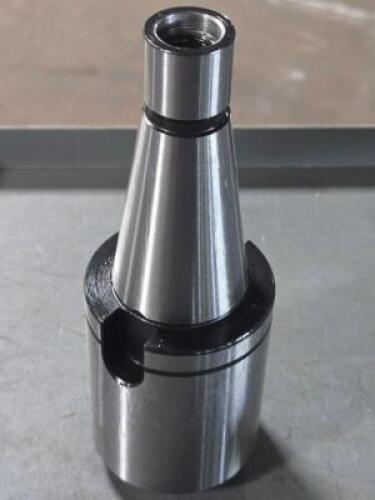 DESCRIPTION: (1) NMTB40 END MILL HOLDER BRAND/MODEL: VC 08366486 SIZE: 1-1/2" HOLE 2-5/8" NOSE DIAL RETAIL$: $144.86 QTY: 1