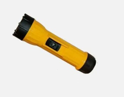 DESCRIPTION: (4) LED FLASHLIGHTSBRAND/MODEL: BRIGHTSTAR INDUSTRIALINFORMATION: 2 D CELLSRETAIL$: $17.57/EAQTY: 4