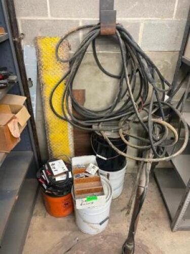 SMALL ASSORTMENT OF SHOP HARDWARE AND SUPPLIES