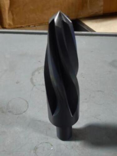 DESCRIPTION: (1) SPIRAL FLUTE CONSTRUTION REAMER BRAND/MODEL: DRILLCO 427A224 SIZE: 1-3/8" DIA RETAIL$: $193.99 QTY: 1
