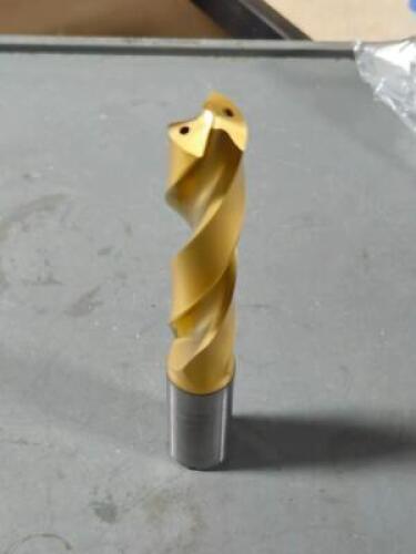 DESCRIPTION: (1) CARBIDE COOLANT THRU DRILL BIT BRAND/MODEL: KENNAMETAL B211A18400HP SIZE: 18.4mm DIA RETAIL$: $329.25 QTY: 1