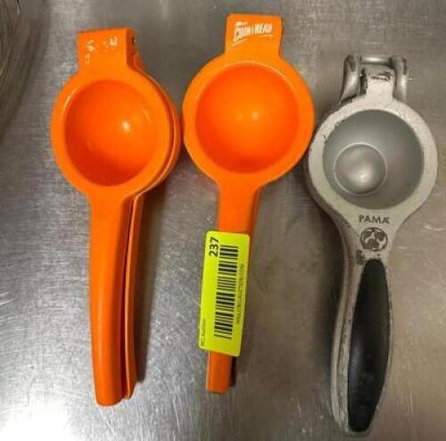 (3)- FRUIT SQUEEZERS