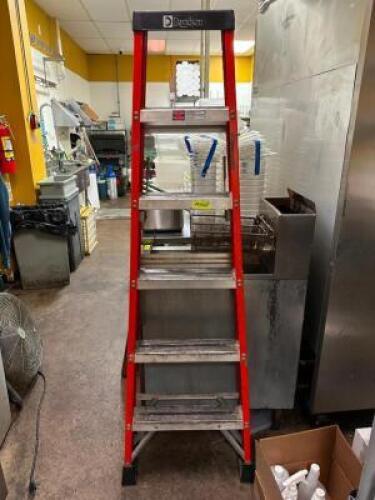 6FT FIBERGLASS LADDER