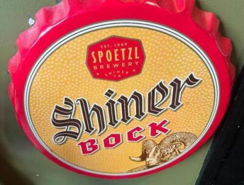 24" SHINER BOCK BAR DECORATION BOTTLE CAP.