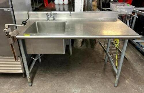 1-COMPARTMENT STAINLESS SINK WITH RIGHT SIDE TABLE AND CAN OPENER
