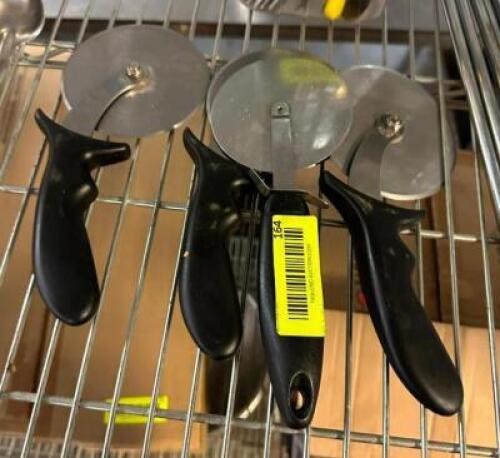 (4) PIZZA SLICERS