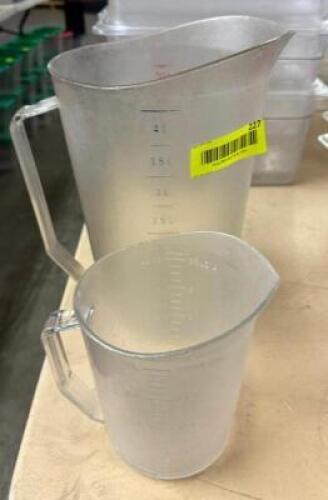 (2) MEASURING CUPS