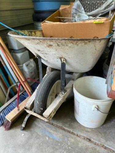 WHEELBARROW