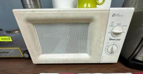 MAGIC CHEF MICROWAVE