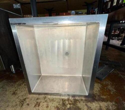 ICE BIN WITH STAND