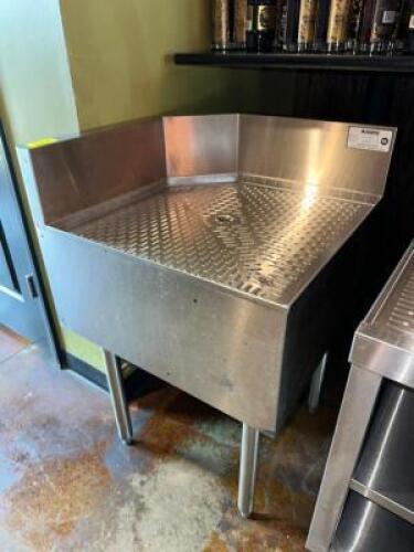 KROWNE STAINLESS STEEL CORNER TABLE