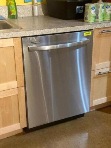 UNDERCOUNTER DISHWASHER