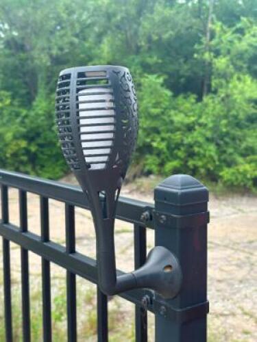 (10) - OUTDOOR SOLAR LIGHTS