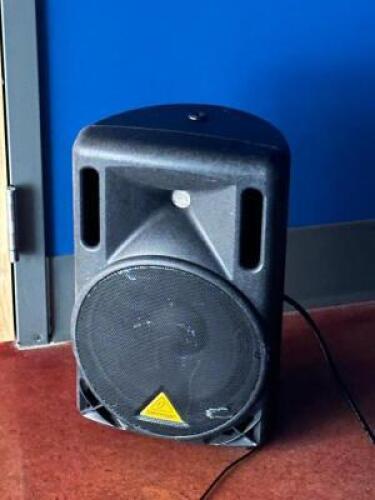 BEHRINGER SPEAKER