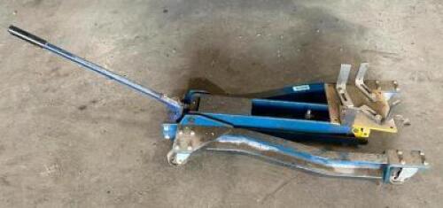 HEAVY DUTY FLOOR JACK
