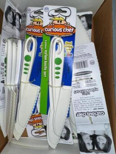 ASSORTED PLASTIC KNIFE SETS