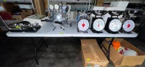 6FT PLASTIC FOLDING TABLE