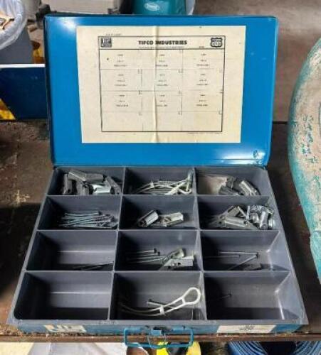 DESCRIPTION: FLAT HEAD TOGGLE BOLTS WITH CASE QTY: 1