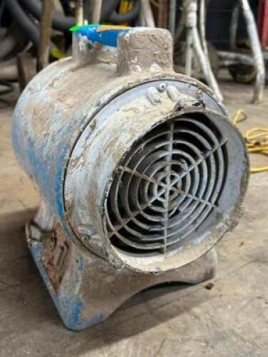 DESCRIPTION: AIR MOVER INFORMATION: CORD MIGHT NEED TO BE REPLACED - SEE PHOTOS QTY: 1