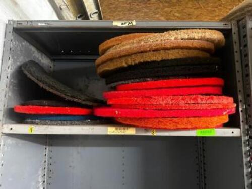 DESCRIPTION (1) LOT OF ASSORTED SCRUBBER PADS. THIS LOT IS: ONE MONEY QTY 1
