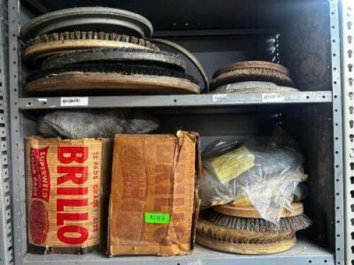 DESCRIPTION (1) LOT OF ASSORTED SCRUBBER PADS. THIS LOT IS: ONE MONEY QTY 1
