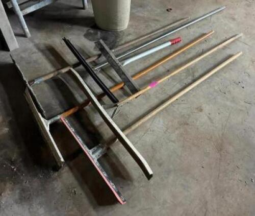 DESCRIPTION: (6) ASSORTED SQUEEGEES QTY: 1