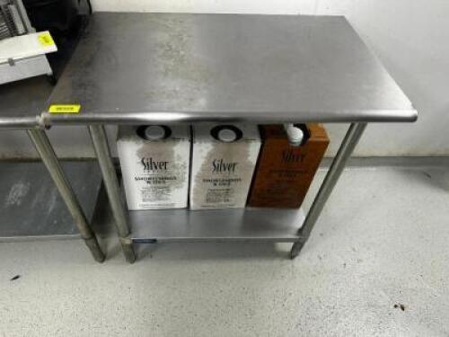 DESCRIPTION 36" X 24" STAINLESS TABLE SIZE 36" X 24" LOCATION KITCHEN QTY 1