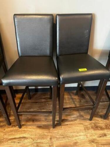 DESCRIPTION (2) BROWN PLEATHER 30" BAR STOOLS W/ WOODEN FRAMES. SIZE 30" THIS LOT IS: SOLD BY THE PIECE LOCATION BAR QTY 2