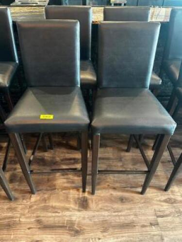 DESCRIPTION (4) BROWN PLEATHER 30" BAR STOOLS W/ WOODEN FRAMES. SIZE 30" THIS LOT IS: SOLD BY THE PIECE LOCATION BAR QTY 4
