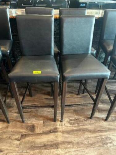 DESCRIPTION (4) BROWN PLEATHER 30" BAR STOOLS W/ WOODEN FRAMES. SIZE 30" THIS LOT IS: SOLD BY THE PIECE LOCATION BAR QTY 4
