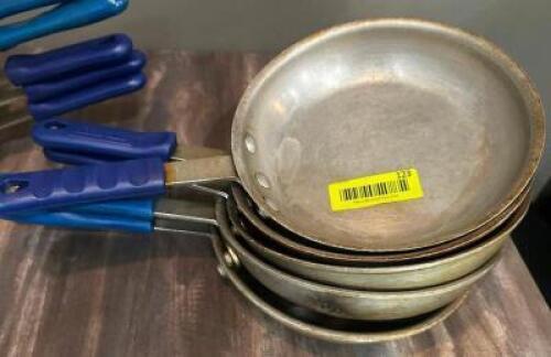 DESCRIPTION (5) 9" SKILLETS THIS LOT IS: SOLD BY THE PIECE LOCATION SEATING QTY 5