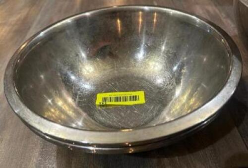 DESCRIPTION (4) 10" STAINLESS MIXING BOWLS SIZE 10" THIS LOT IS: SOLD BY THE PIECE LOCATION SEATING QTY 4