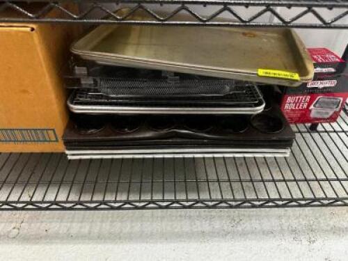 DESCRIPTION (1)LOT OF ASSORTED BAKING TRAYS THIS LOT IS: ONE MONEY LOCATION KITCHEN QTY 1
