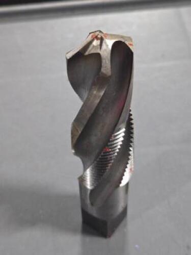 DESCRIPTION: (1) COMBO DRILL TAP BRAND/MODEL: MADE IN USA 82800079 SIZE: 3/4-14 NPTF. 59/64" DRILL RETAIL$: $687.86 QTY: 1