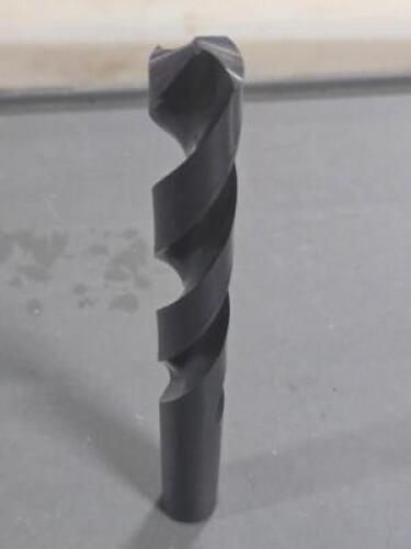 DESCRIPTION: (1) HSS JOBBER DRILL BIT BRAND/MODEL: CLEVELAND C71335 SIZE: 17mm RETAIL$: $72.04 QTY: 1