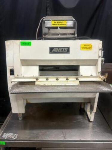 ANETS DOUGH ROLLER