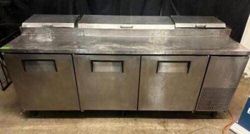 TRUE 93" REFRIGERATED PIZZA PREP TABLE.