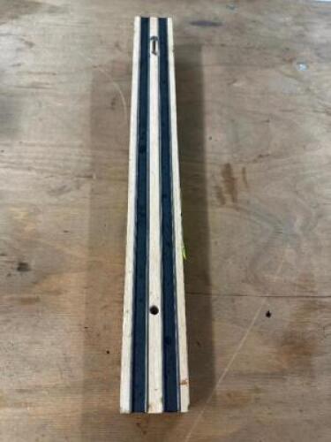 15" MAGNETIC KNIFE RACK.
