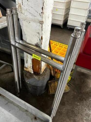 (1) SET OF STAINLESS TABLE GETS.
