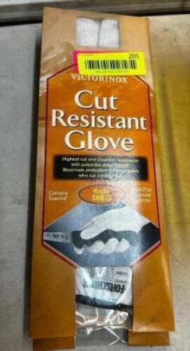 (2) CUT RESISTANT GLOVES